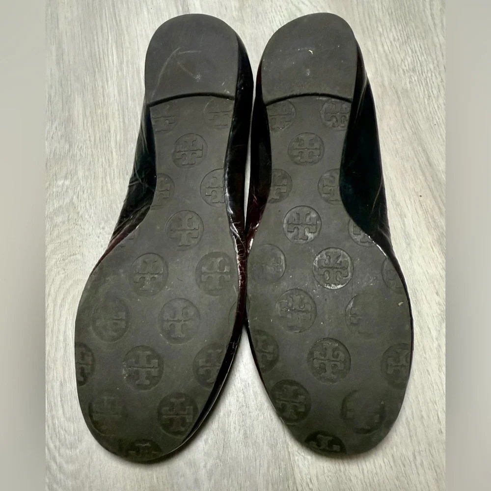 Tory Burch Dark Brown Patent Leather Ballet Flats Embossed Logo Size‎ 7